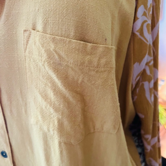 Button-Down Mixed Fabric Shirt - Picture 4 of 7